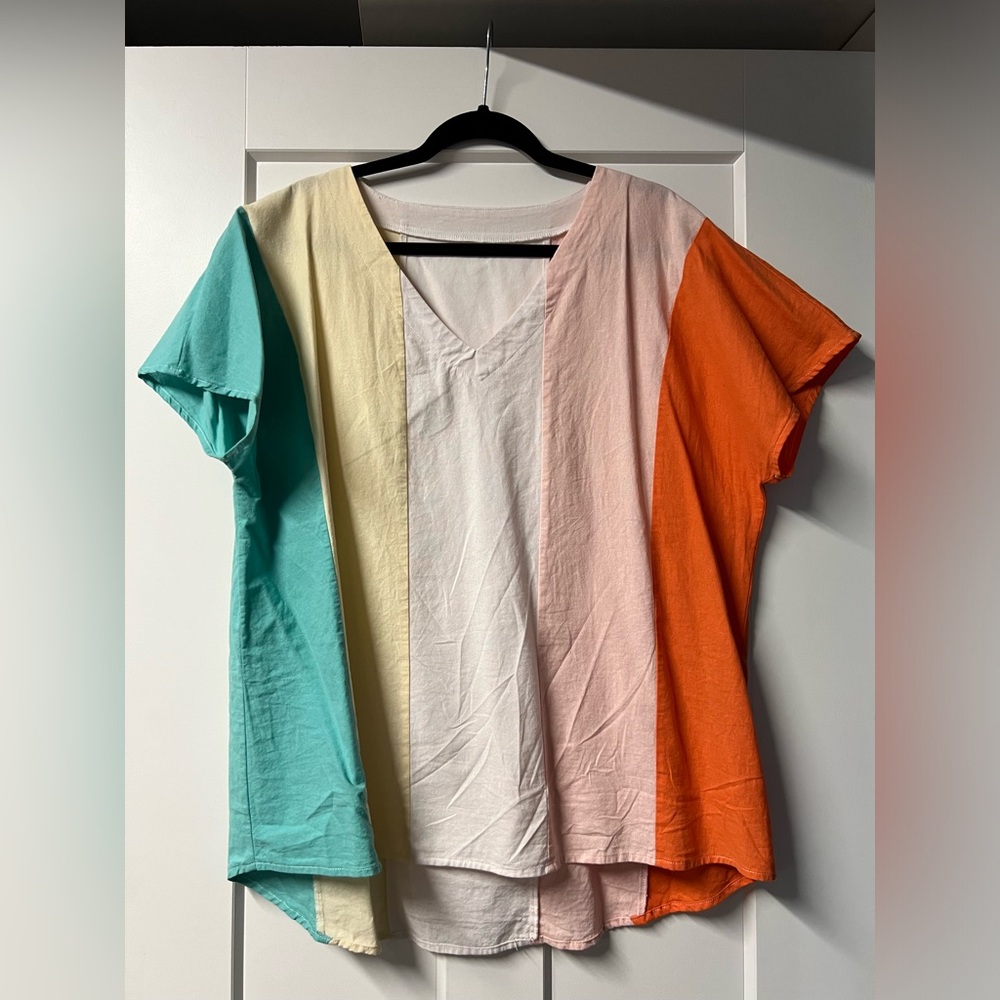 Mod Boutique color block top. Size 2XL.